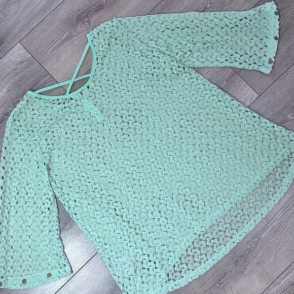 Simply Noelle Mint Crochet Flare Sleeve Top - Picture 10 of 12